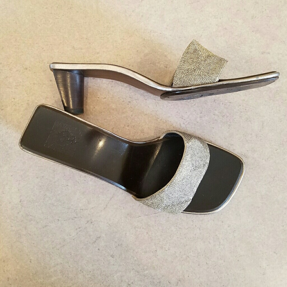 Anne Klein/ slip on kitten heels